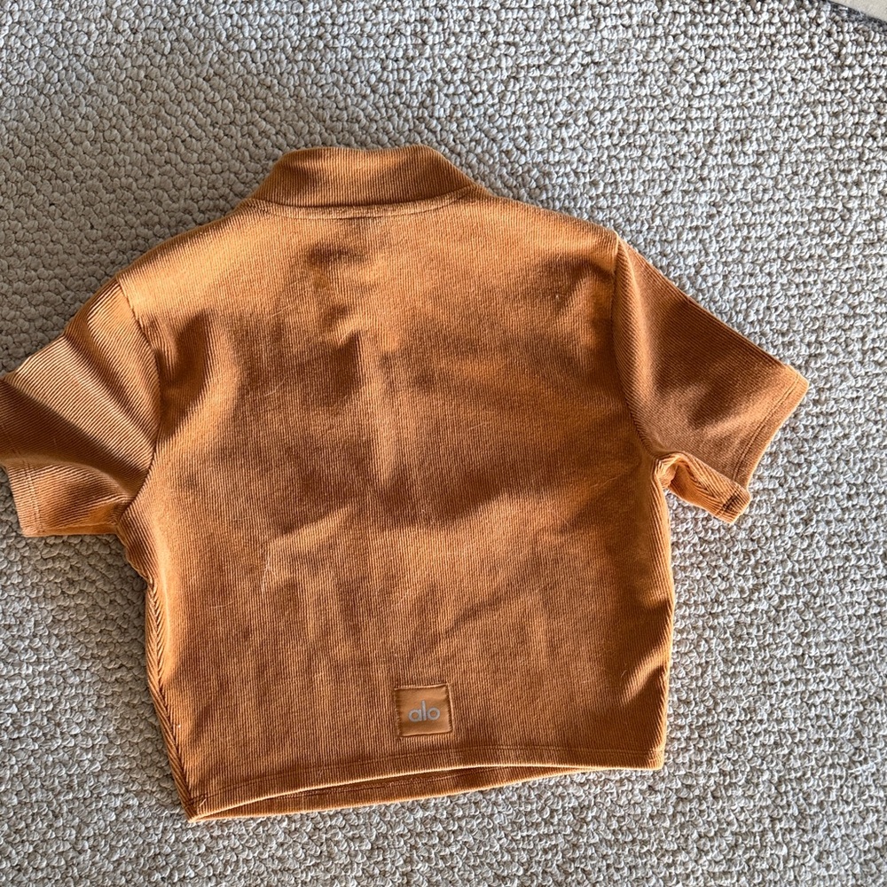 ALO Yoga Zip-Up Crop Top - Picture 2 of 5